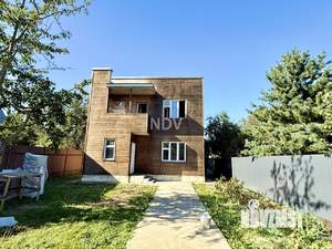 Дом 93м&sup2;, 2-этажный, участок 4 сот.  