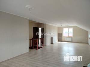 Дом 266м², 3-этажный, участок 4 сот.  