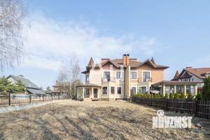 Дом 376м², 4-этажный, участок 7 сот.  