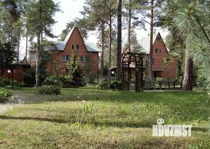 Дом 1500м², 3-этажный, участок 67 сот.  