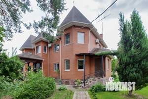 Коттедж 900м&sup2;, 4-этажный, участок 22 сот.  