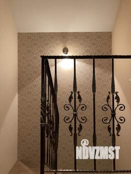 Дом 500м², 2-этажный, участок 19 сот.  