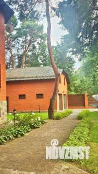 Дом 443м², 3-этажный, участок 11 сот.  