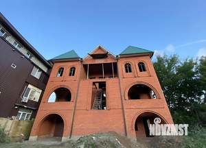Коттедж 622м², 3-этажный, участок 7 сот.  