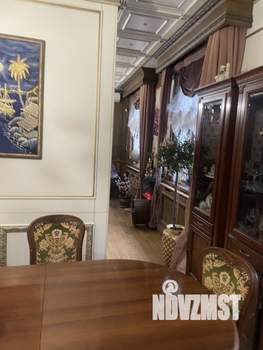 Дом 240м², 3-этажный, участок 6 сот.  