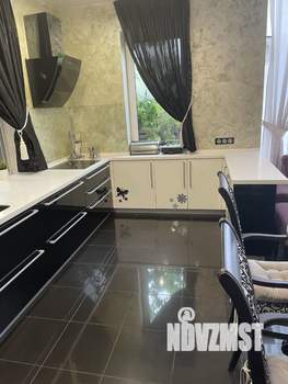 Коттедж 350м², 3-этажный, участок 8 сот.  