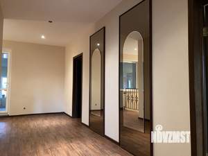 Дом 500м², 2-этажный, участок 19 сот.  