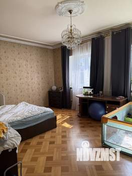 Дом 275м², 3-этажный, участок 10 сот.  