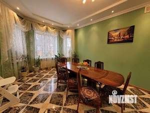Дом 500м², 3-этажный, участок 10 сот.  