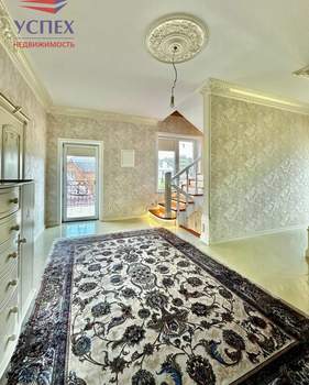 Дом 417м&sup2;, 3-этажный, участок 5 сот.  