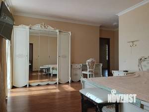 Дом 370м², 2-этажный, участок 13 сот.  