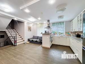Таунхаус 253м², 4-этажный, участок 30 сот.  