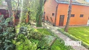 Дом 443м², 3-этажный, участок 11 сот.  