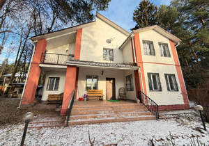 Дом 291м&sup2;, 2-этажный, участок 20 сот.  