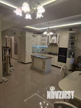 Таунхаус 225м&sup2;, 3-этажный, участок 3 сот.  