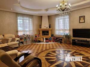 Дом 500м², 3-этажный, участок 10 сот.  