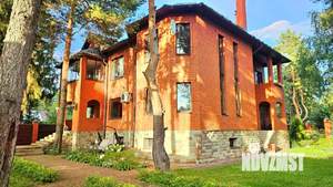 Дом 443м², 3-этажный, участок 11 сот.  