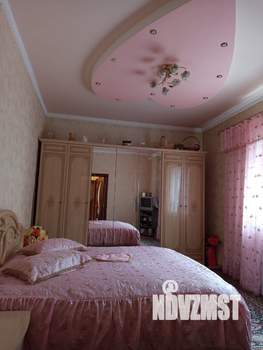 Коттедж 230м², 3-этажный, участок 13 сот.  