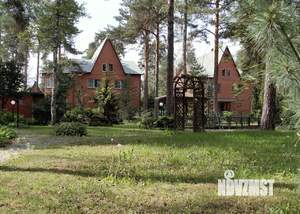 Дом 1500м², 3-этажный, участок 67 сот.  