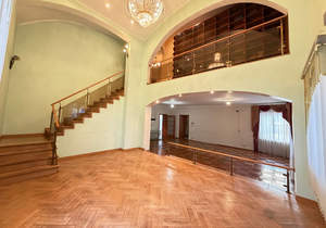 Дом 291м&sup2;, 2-этажный, участок 20 сот.  