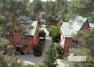 Дом 1500м², 3-этажный, участок 67 сот.  