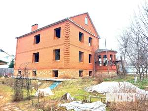 Дом 242м², 2-этажный, участок 12 сот.  