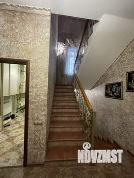 Дом 240м², 3-этажный, участок 6 сот.  