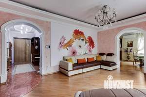 Коттедж 900м&sup2;, 4-этажный, участок 22 сот.  