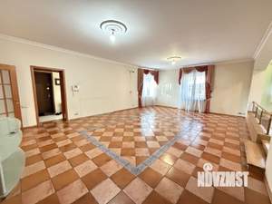 Коттедж 291м&sup2;, 2-этажный, участок 20 сот.  