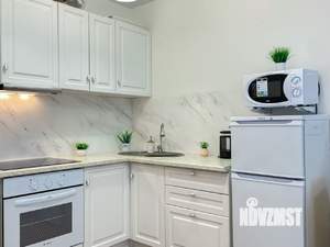 2-к квартира, посуточно, 40м2, 2/25 этаж