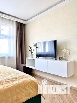 1-к квартира, посуточно, 40м2, 12/23 этаж