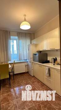 Студия квартира, посуточно, 32м2, 13/17 этаж
