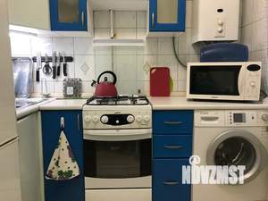 2-к квартира, посуточно, 42м2, 3/3 этаж