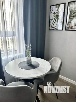 Студия квартира, посуточно, 28м2, 10/17 этаж