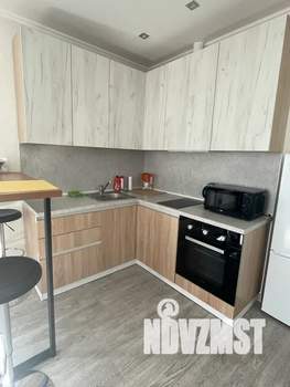 Студия квартира, посуточно, 33м2, 18/18 этаж