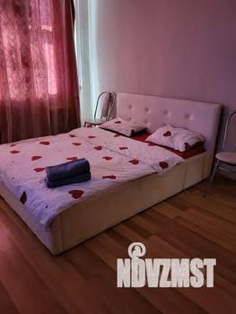 1-к квартира, посуточно, 40м2, 7/25 этаж