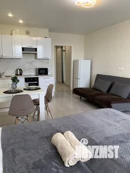 Студия квартира, посуточно, 30м2, 10/18 этаж