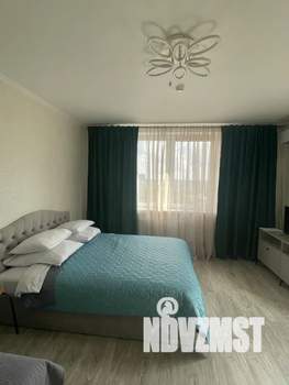 Студия квартира, посуточно, 33м2, 18/18 этаж