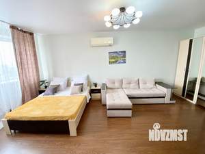 Студия квартира, посуточно, 40м2, 13/17 этаж