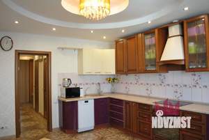 3-к квартира, вторичка, 140м2, 14/23 этаж