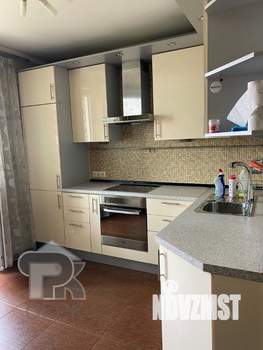 2-к квартира, вторичка, 62м2, 10/17 этаж