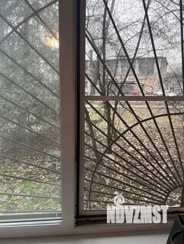 2-к квартира, вторичка, 40м2, 1/4 этаж