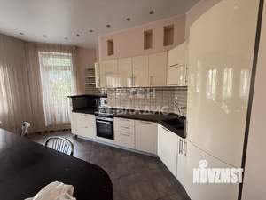 4-к квартира, вторичка, 120м2, 4/10 этаж
