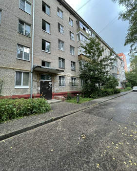2-к квартира, вторичка, 42м2, 1/5 этаж