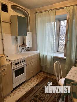 2-к квартира, вторичка, 40м2, 1/4 этаж