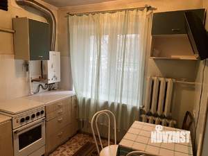 2-к квартира, вторичка, 40м2, 1/4 этаж