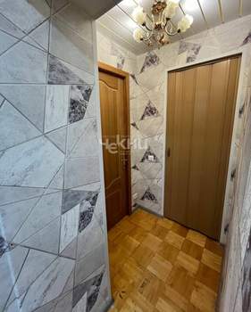 3-к квартира, вторичка, 58м2, 5/5 этаж