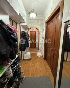 3-к квартира, вторичка, 70м2, 3/3 этаж