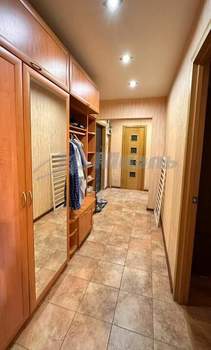 2-к квартира, вторичка, 54м2, 1/9 этаж