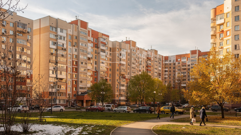 Когда выгоднее продать квартиру: анализ сезонов на примере рынка Люберец